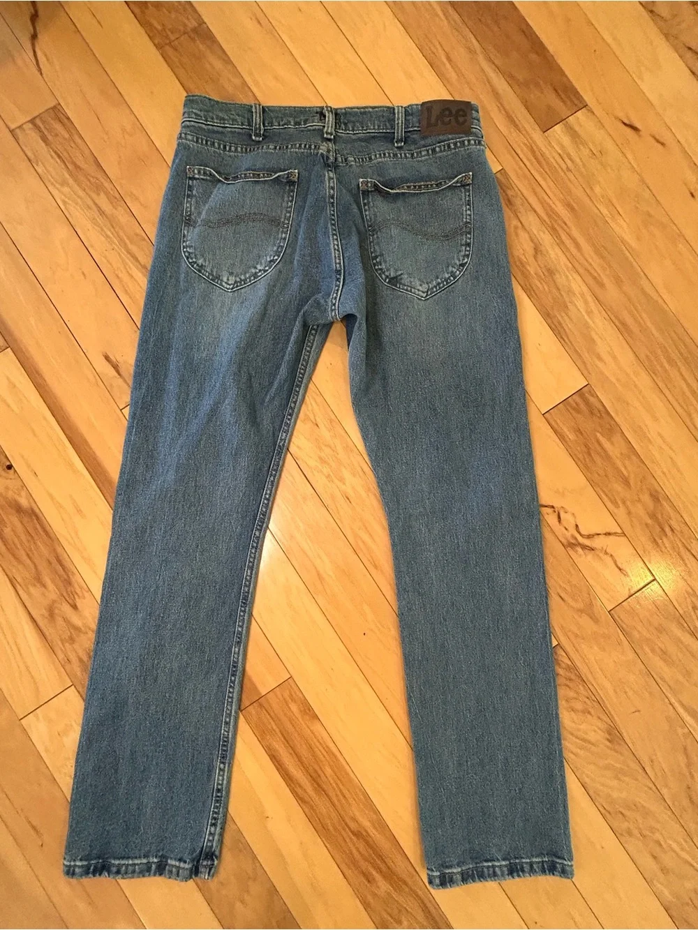 Lee Men’s Slim Fit Classic Straight Fit Jeans - Light Blue - Picture 8 of 11
